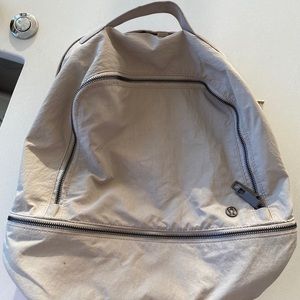 lululemon athletica Bags - Lululemon adventure 17L bag lululemon athletica Bags - Lululemon adventure 17L bag